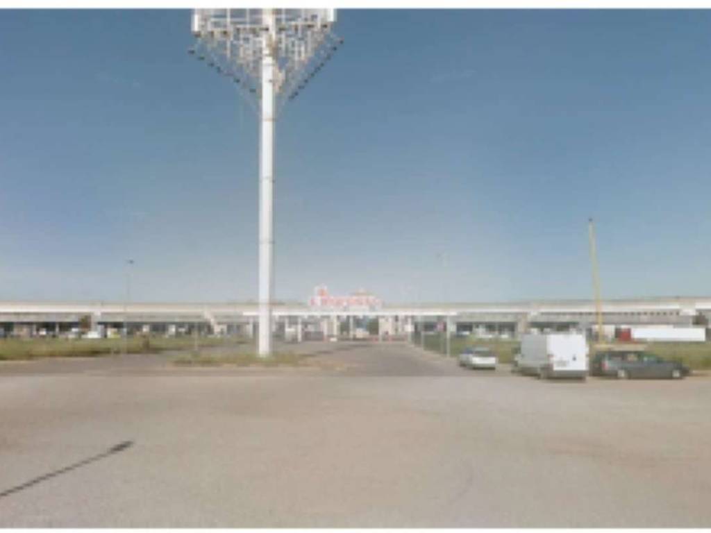 locale commerciale in vendita a Sestu