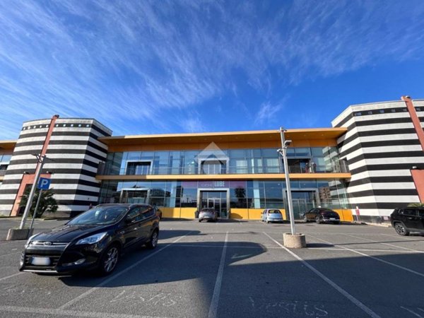 locale commerciale in vendita a Sestu