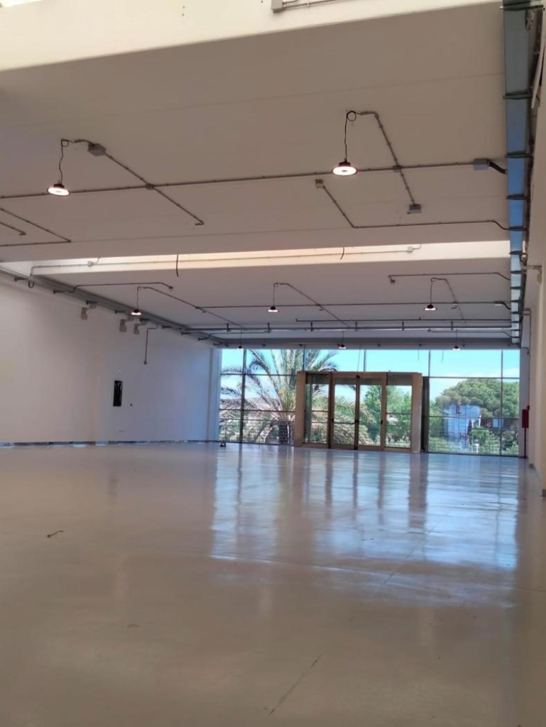 locale commerciale in vendita a Sestu