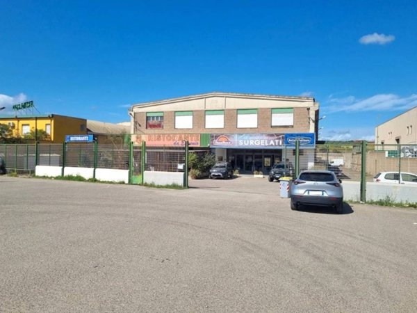 locale commerciale in vendita a Sestu
