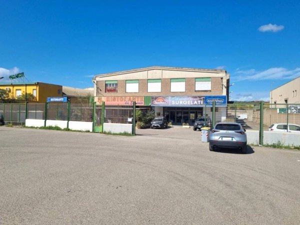 locale commerciale in vendita a Sestu
