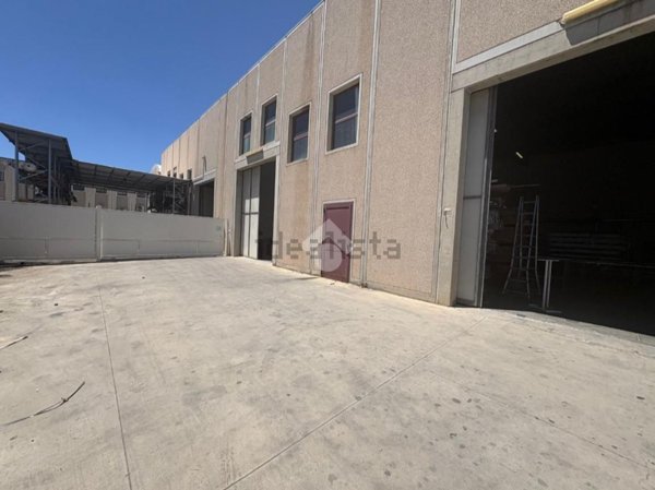 capannone in vendita a Sestu