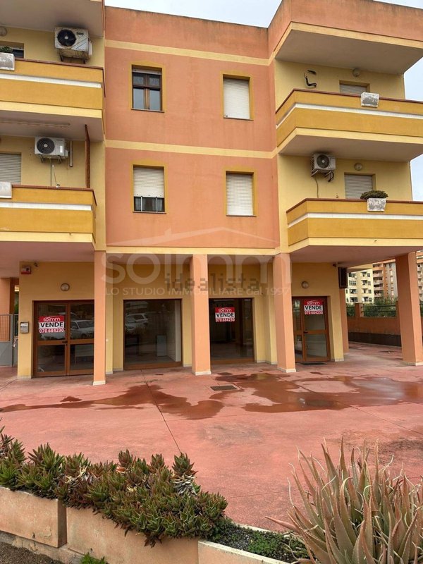 locale commerciale in vendita a Sestu