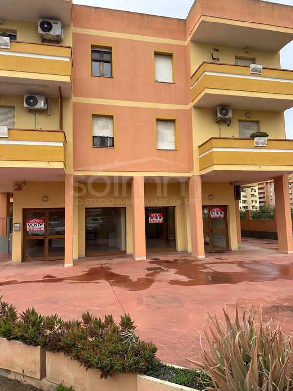 locale commerciale in vendita a Sestu