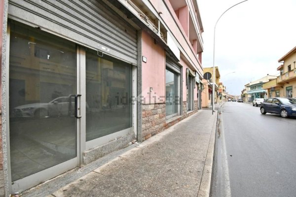 locale commerciale in vendita a Sestu