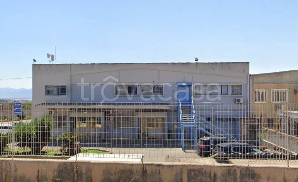 capannone in vendita a Sestu