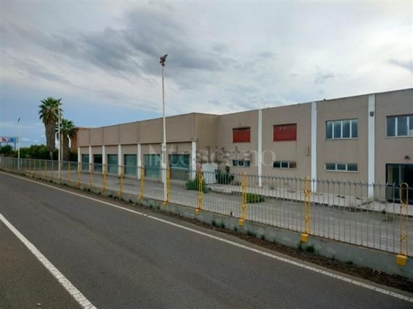 locale di sgombero in vendita a Sestu