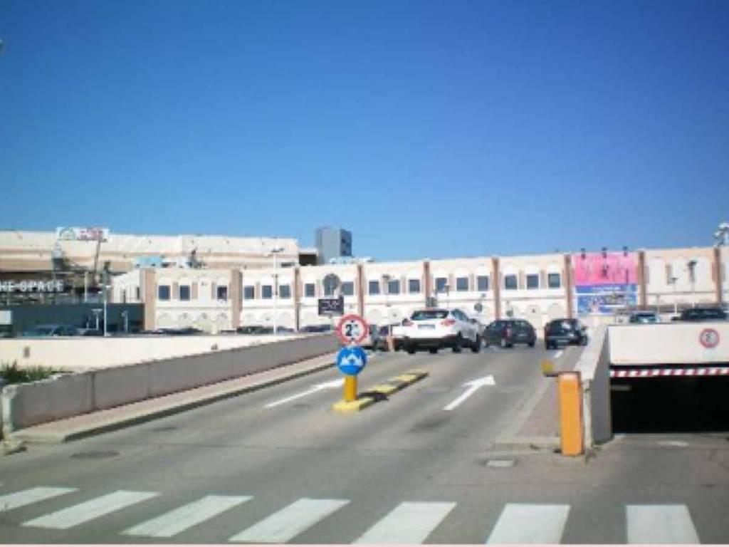 locale commerciale in vendita a Sestu