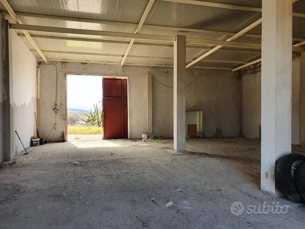 locale commerciale in vendita a Settimo San Pietro