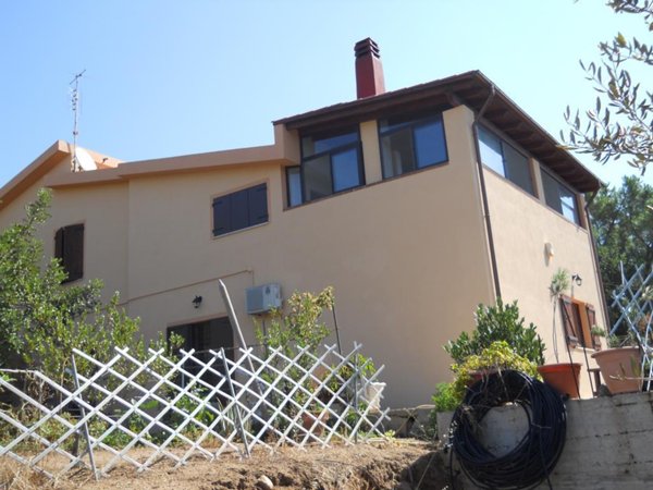 casa indipendente in vendita a Sinnai in zona Tasonis