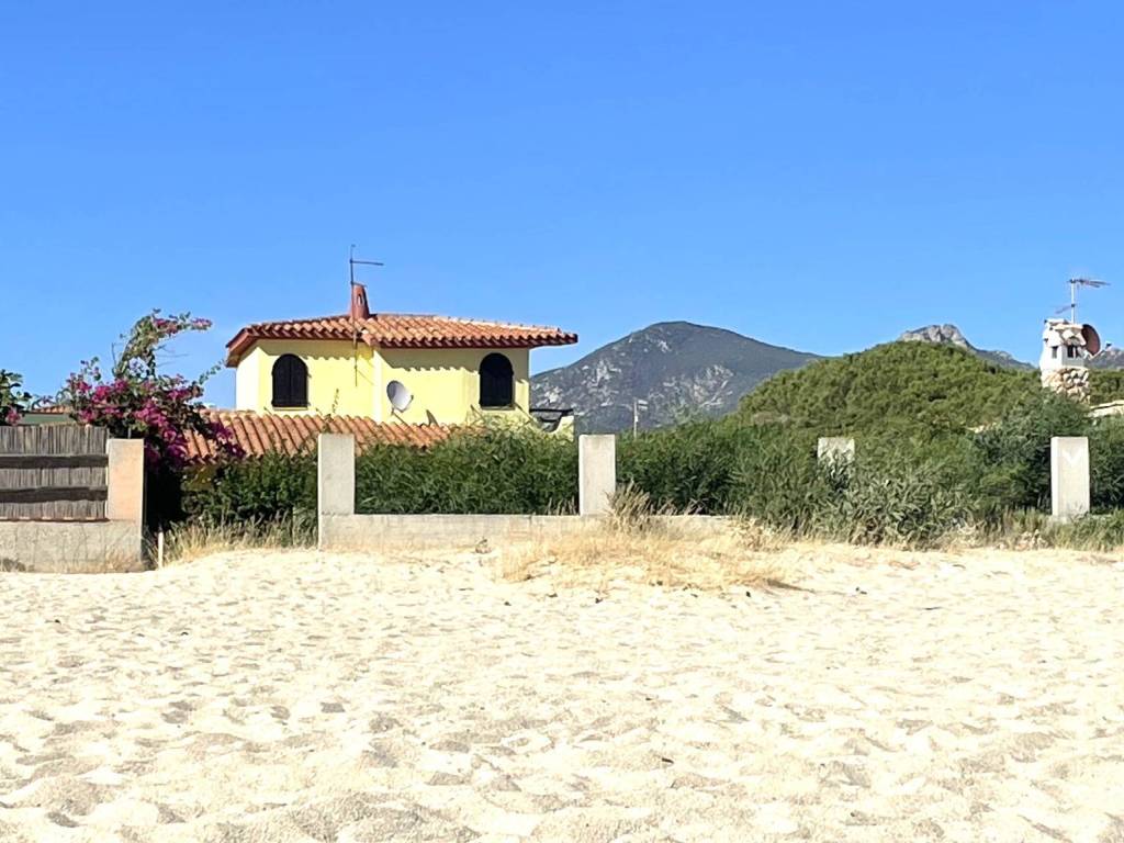 casa indipendente in vendita a Sinnai in zona Solanas