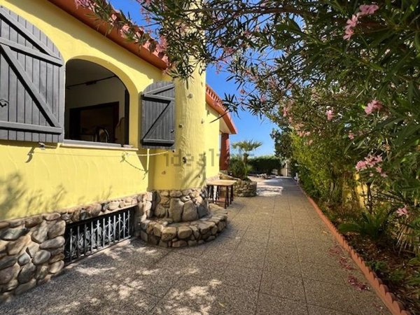 casa indipendente in vendita a Sinnai in zona Solanas