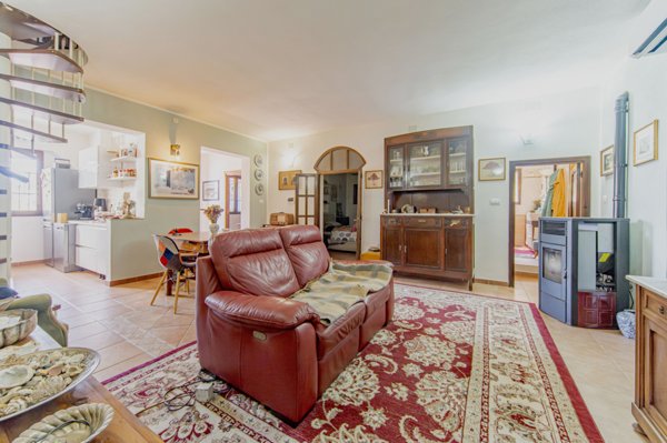 casa indipendente in vendita a Sinnai in zona Tasonis