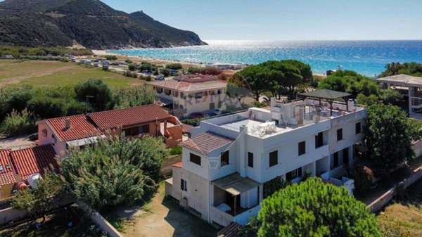 appartamento in vendita a Sinnai in zona Solanas