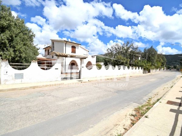 casa indipendente in vendita a Sinnai in zona Solanas