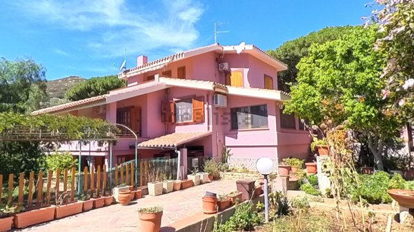 casa indipendente in vendita a Sinnai in zona Solanas