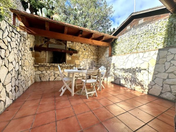 casa indipendente in vendita a Sinnai in zona Solanas