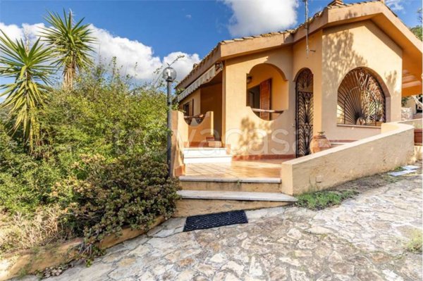 casa indipendente in vendita a Sinnai in zona Torre delle Stelle
