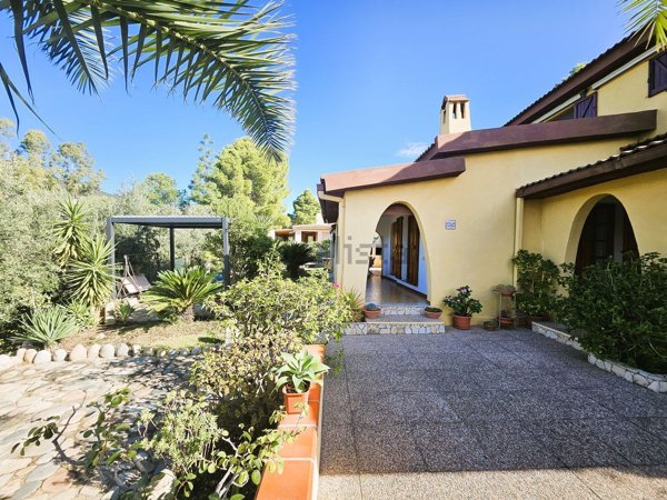 casa indipendente in vendita a Sinnai in zona Solanas
