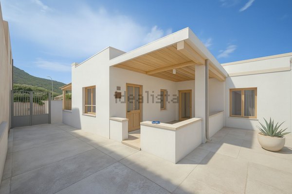 casa indipendente in vendita a Sinnai in zona Solanas