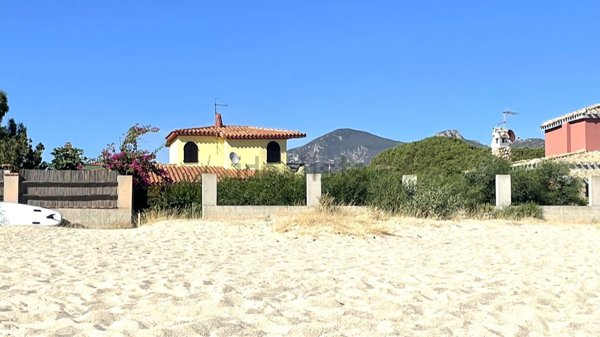 casa indipendente in vendita a Sinnai in zona Solanas
