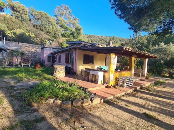 casa indipendente in vendita a Sinnai in zona Solanas