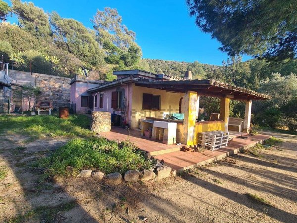 casa indipendente in vendita a Sinnai in zona Solanas