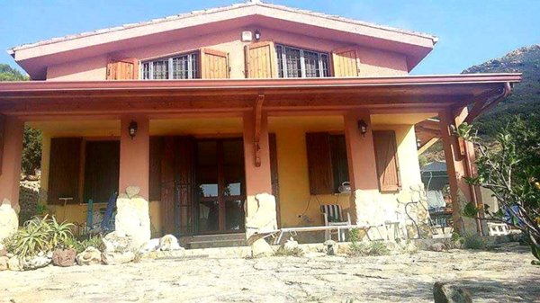 casa indipendente in vendita a Sinnai in zona Solanas