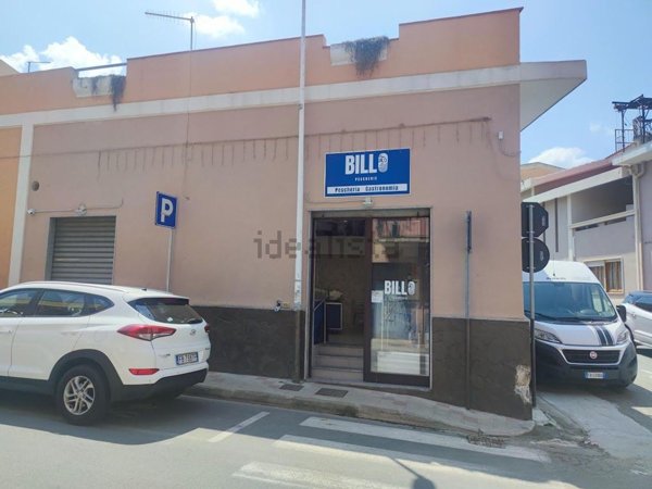 locale commerciale in vendita a Sinnai