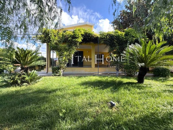 casa indipendente in vendita a Sinnai in zona Solanas