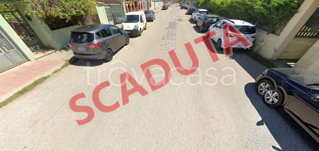 negozio in vendita ad Uta