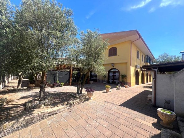 casa indipendente in vendita ad Uta