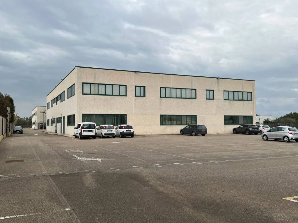 ufficio in vendita ad Uta