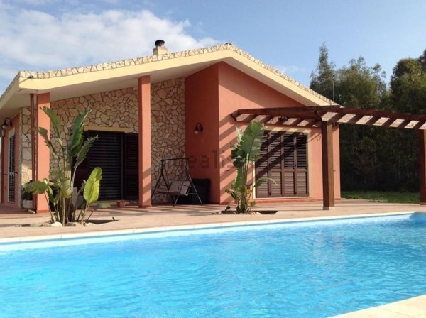 casa indipendente in vendita ad Uta