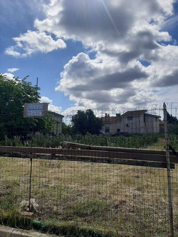 terreno edificabile in vendita ad Uta