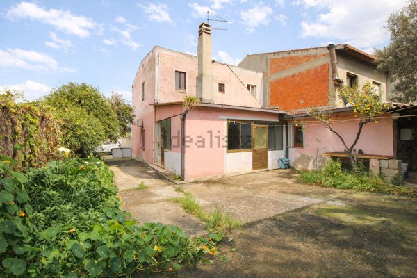 casa indipendente in vendita ad Uta