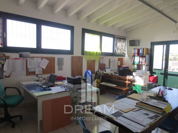 locale commerciale in vendita a Quartucciu
