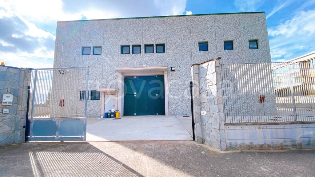 locale commerciale in vendita a Quartucciu