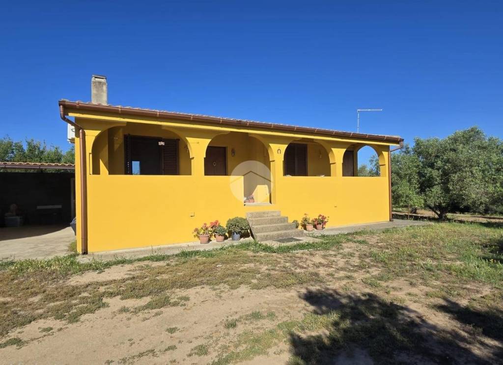 casa indipendente in vendita a Quartucciu in zona Sant'Isidoro