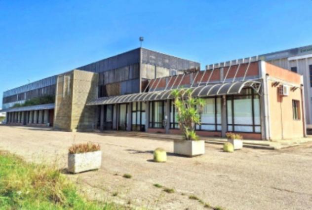 locale commerciale in vendita ad Elmas