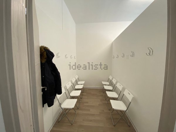 locale commerciale in vendita ad Elmas