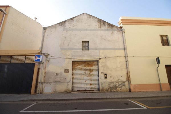 locale commerciale in vendita ad Elmas