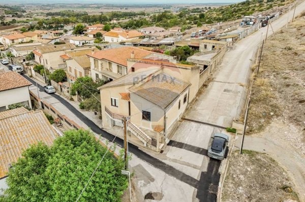 casa indipendente in vendita ad Elmas