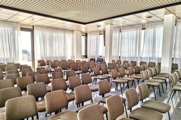 ufficio in vendita ad Elmas