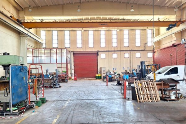 capannone in vendita ad Elmas