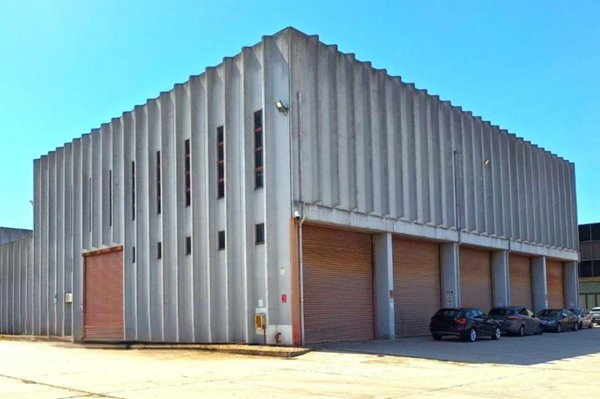 capannone in vendita ad Elmas