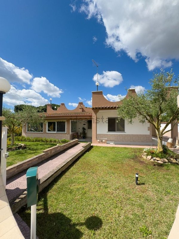 casa indipendente in vendita ad Elmas