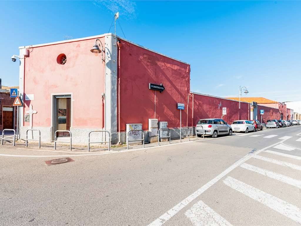 intera palazzina in vendita a Monserrato