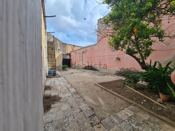 casa indipendente in vendita a Monserrato