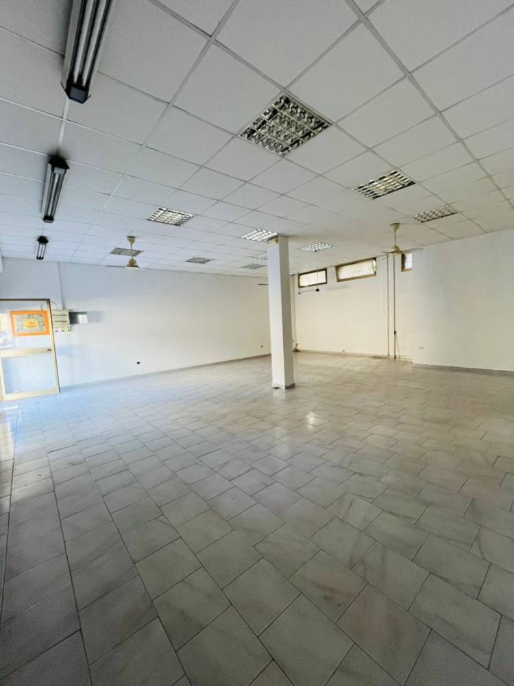 locale commerciale in vendita a Monserrato